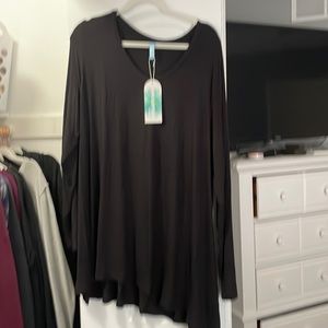 NWT Soft and Stretchy Tunic Tee